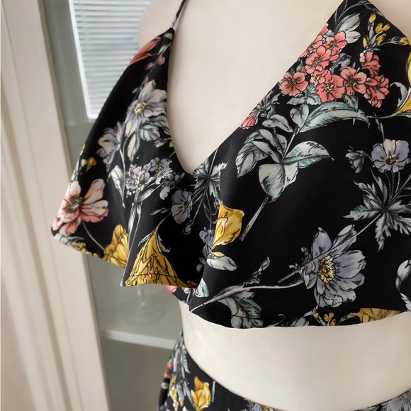 Back Floral Short Two Piece - Picture 6 of 7